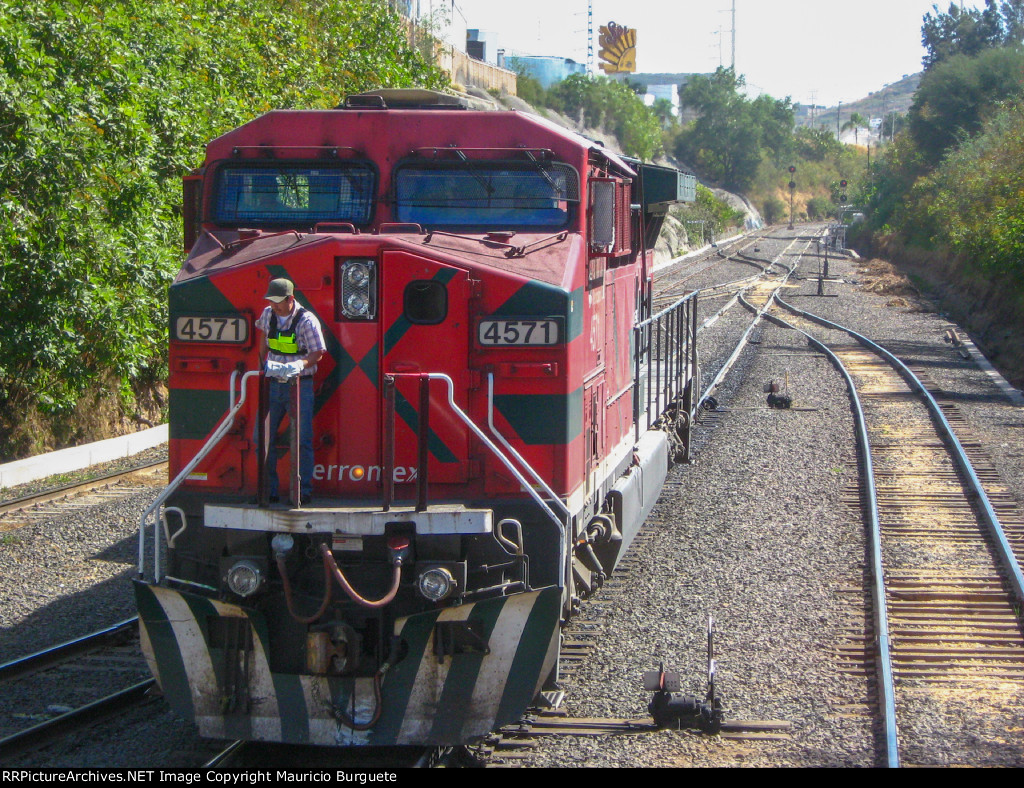 FXE AC4400 Locomotive in the yard